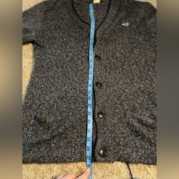 Hollister Woman’s Long Grey Sleeved  Cardigan Sweater (Medium) - Picture 9 of 12